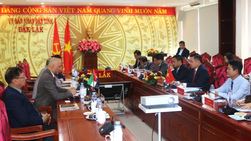 Đắk Lắk đề xuất định hướng hợp tác với UAE trên ba trụ cột chính Đắk Lắk đề xuất định hướng hợp tác với UAE trên ba trụ cột chính