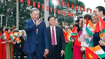 tong bi thu chu tich nuoc to lam gap go can bo dai su quan va cong dong nguoi viet nam tai an do