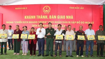 Những mái nhà trở lại sau thiên tai