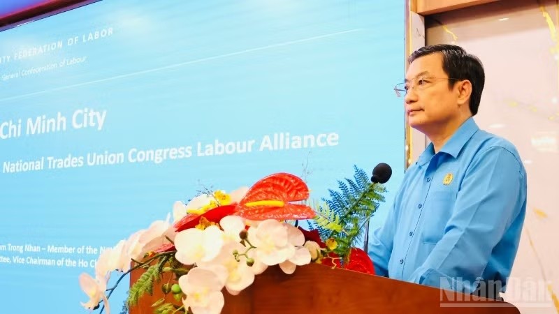 Công đoàn TP.HCM và Singapore chia sẻ giải pháp nâng cao kỹ năng lao động trong bối cảnh AI phát triển Công đoàn TP.HCM và Singapore trao đổi kinh nghiệm trong bối cảnh AI phát triển