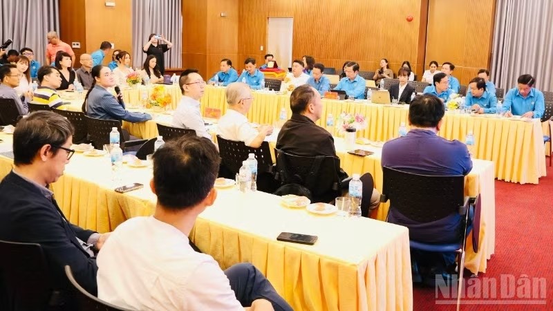 Công đoàn TP.HCM và Singapore chia sẻ giải pháp nâng cao kỹ năng lao động trong bối cảnh AI phát triển Công đoàn TP.HCM và Singapore trao đổi kinh nghiệm trong bối cảnh AI phát triển