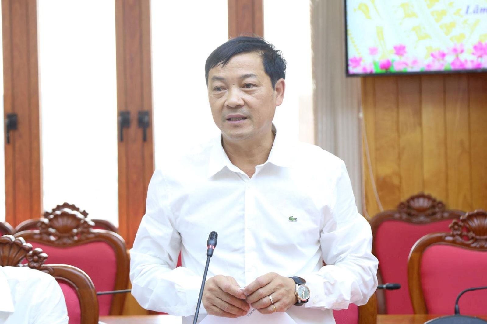 Ông Lê Trọng Yên – Phó Chủ tịch Thường trực UBND tỉnh Lâm Đồng phát biểu tại buổi làm việc với EVNGENCO1 về các dự án điện mặt trời nổi trên địa bàn tỉnh. Ông Lê Trọng Yên – Phó Chủ tịch Thường trực UBND tỉnh Lâm Đồng phát biểu tại buổi làm việc với EVNGENCO1 về các dự án điện mặt trời nổi trên địa bàn tỉnh.