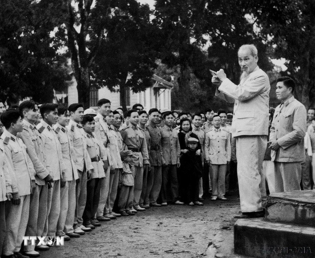 Ánh sáng Hồ Chí Minh soi đường cho chúng ta đi Ánh sáng Hồ Chí Minh soi đường cho chúng ta đi