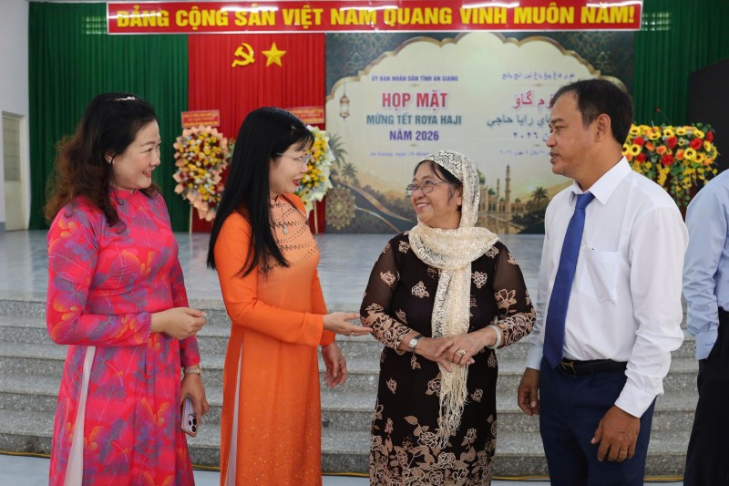 Giữ trọn nét đẹp Tết Roya Haji trong đời sống đồng bào Chăm ở An Giang Giữ trọn nét đẹp Tết Roya Haji trong đời sống đồng bào Chăm ở An Giang