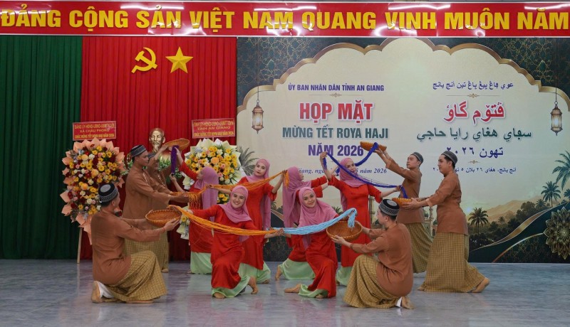 Giữ trọn nét đẹp Tết Roya Haji trong đời sống đồng bào Chăm ở An Giang Giữ trọn nét đẹp Tết Roya Haji trong đời sống đồng bào Chăm ở An Giang