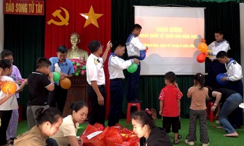 truong sa ron rang chuan bi tet thieu nhi 16