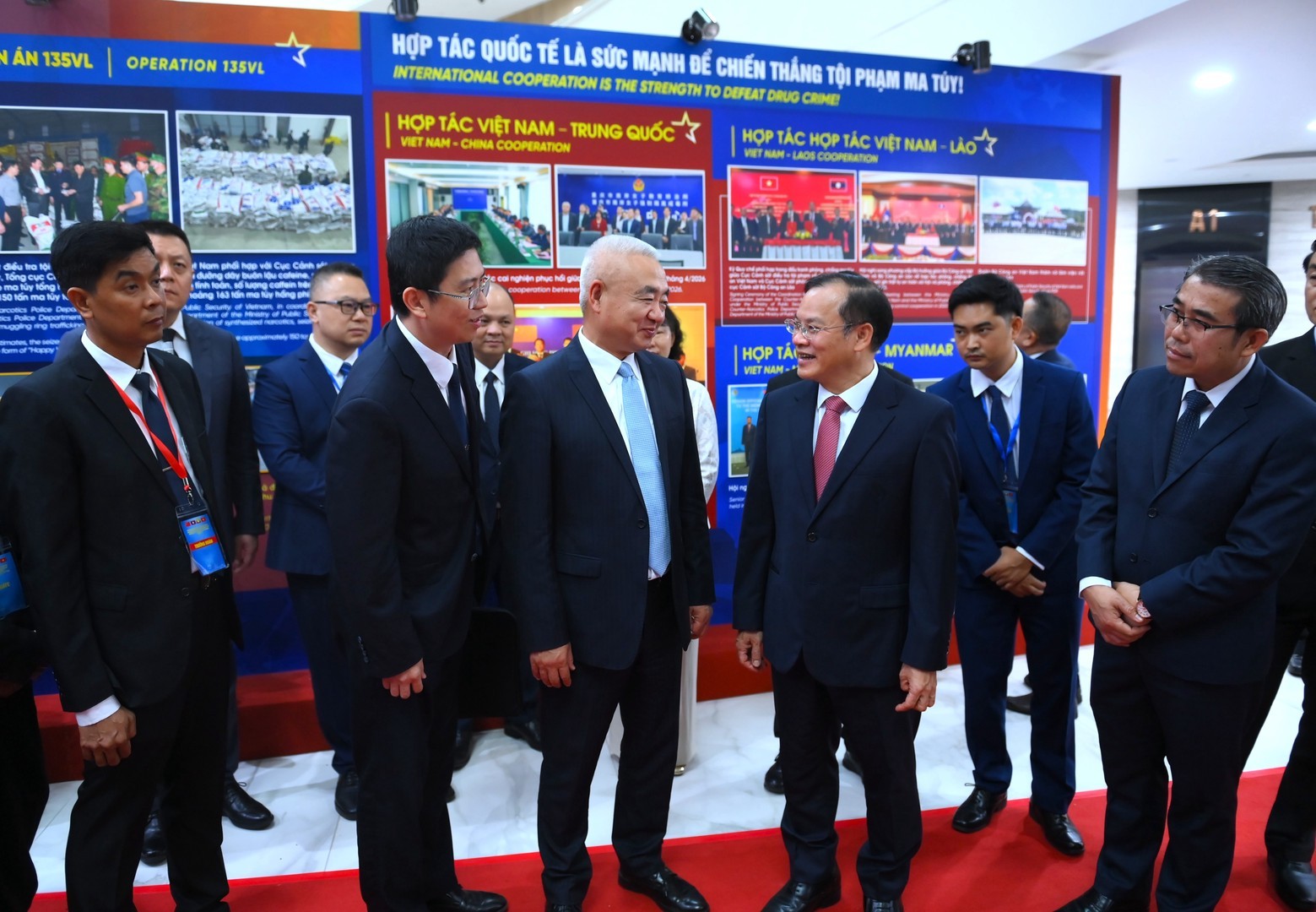 Việt Nam, Trung Quốc, Lào, Myanmar mở cao điểm chung trấn áp tội phạm ma túy Việt Nam, Trung Quốc, Lào, Myanmar mở đợt cao điểm chung trấn áp tội phạm ma túy