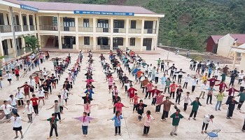 tu nhung lop hoc tam o a pa chai den ty le tot nghiep 100
