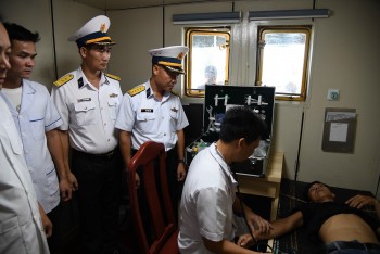 tau truong sa 20 dua ngu dan bi benh ve bo an toan