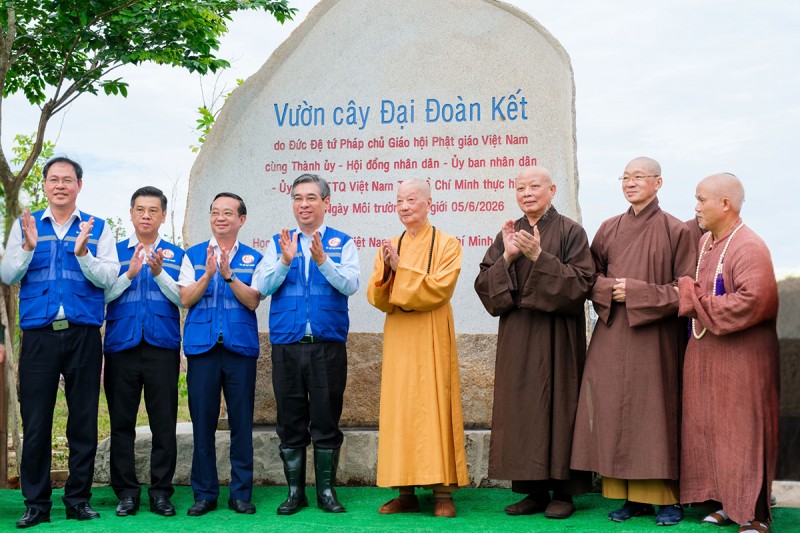 TP.Hồ Chí Minh: Trồng 600 cây tại công trình TP.Hồ Chí Minh: Trồng 600 cây tại công trình