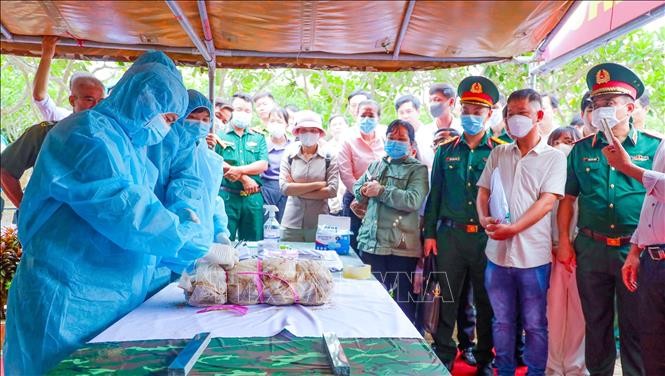 Nhiều địa phương đồng loạt lấy mẫu ADN hài cốt liệt sĩ chưa xác định danh tính Nhiều địa phương đồng loạt lấy mẫu ADN hài cốt liệt sĩ chưa xác định danh tính