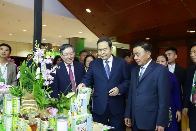 Thường trực Ban Bí thư: Phát huy vai trò chủ thể của nông dân trong phát triển nông nghiệp Thường trực Ban Bí thư: Phát huy vai trò chủ thể của nông dân trong phát triển nông nghiệp