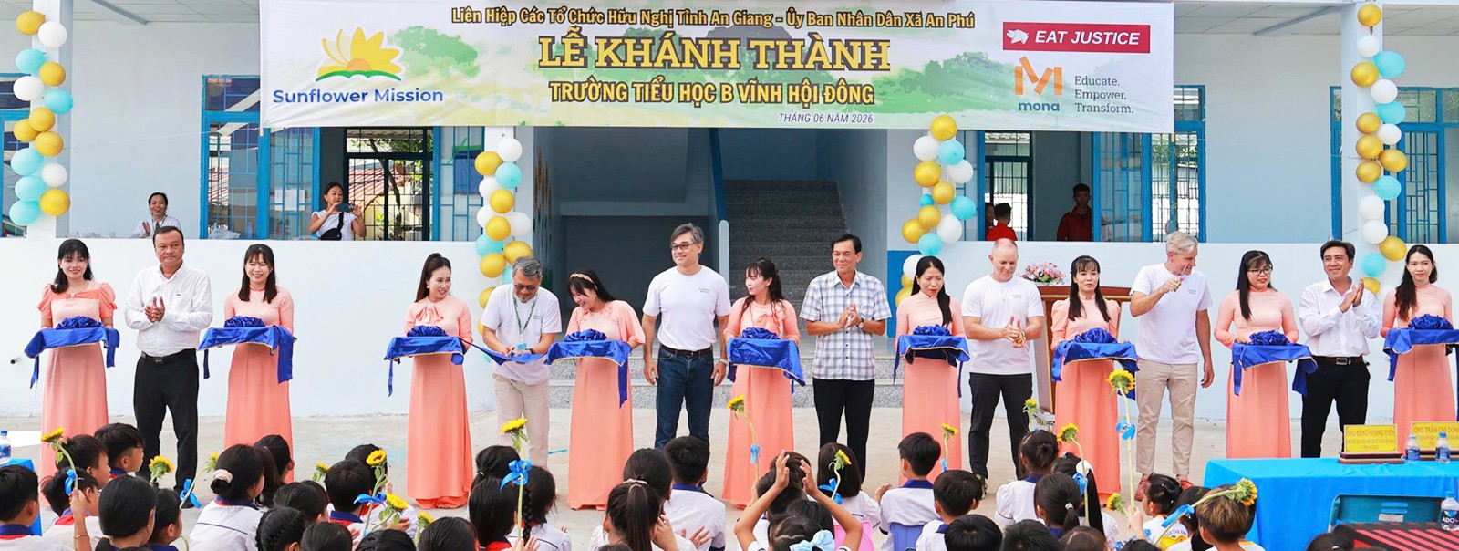 Sunflower Mission (Hoa Kỳ) tài trợ công trình giáo dục 4,9 tỷ đồng tại An Giang Sunflower Mission (Hoa Kỳ) tài trợ công trình giáo dục 4,9 tỷ đồng tại An Giang