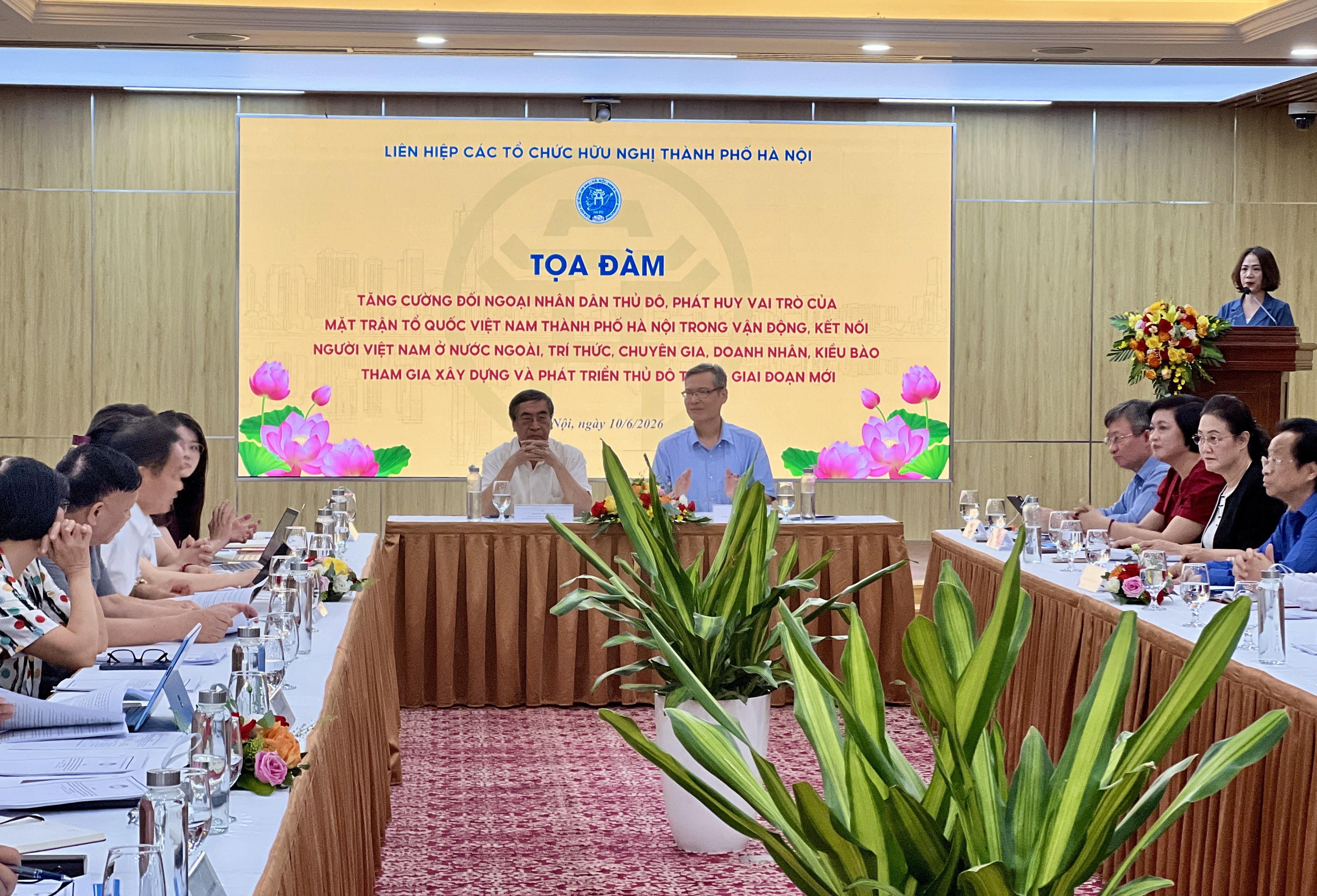 Hà Nội tìm giải pháp kết nối nguồn lực kiều bào cho phát triển Thủ đô Hà Nội tìm giải pháp kết nối nguồn lực người Việt Nam ở nước ngoài nhằm phát triển Thủ đô