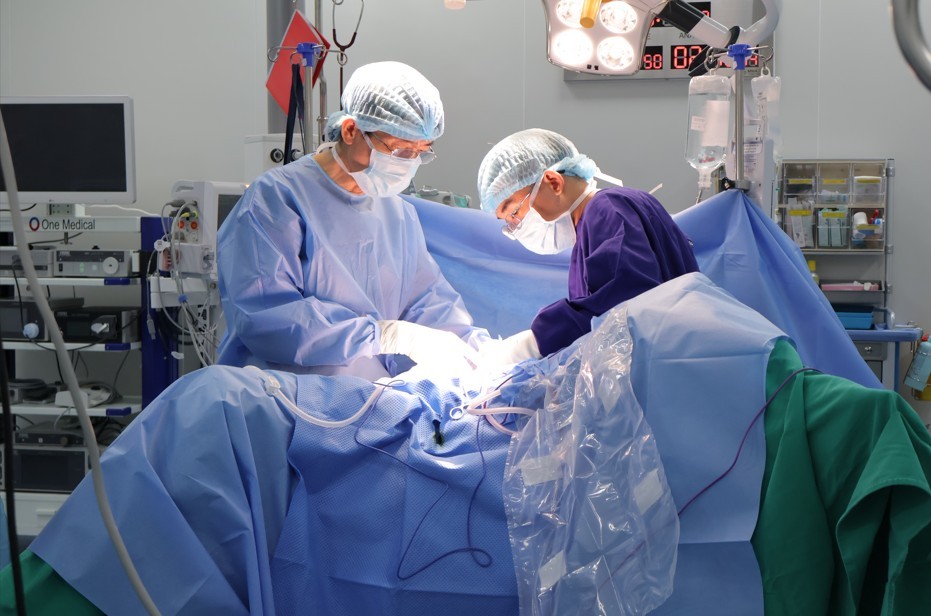 Bị ung thư xâm lấn bàng quang, người đàn ông 61 tuổi thoát cửa tử nhờ chiến lược điều trị khác thường Bị ung thư xâm lấn bàng quang, người đàn ông 61 tuổi thoát cửa tử nhờ chiến lược điều trị khác thường