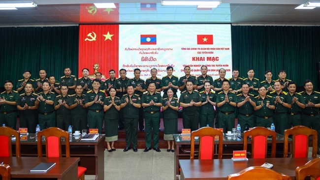 Việt Nam tập huấn nghiệp vụ tuyên huấn cho cán bộ Quân đội nhân dân Lào