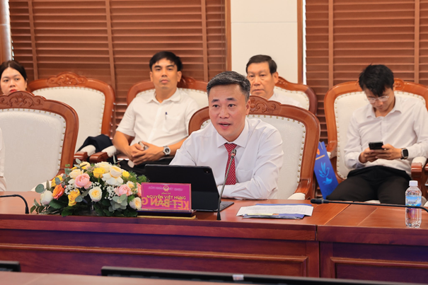 Ông Nguyễn Việt Hùng - Phó Bí thư Tỉnh ủy, Chủ tịch UBND tỉnh Khánh Hòa phát biểu tại buổi lễ