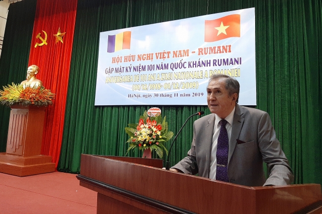 gan 200 dai bieu tham du gap mat ky niem 101 nam quoc khanh rumani