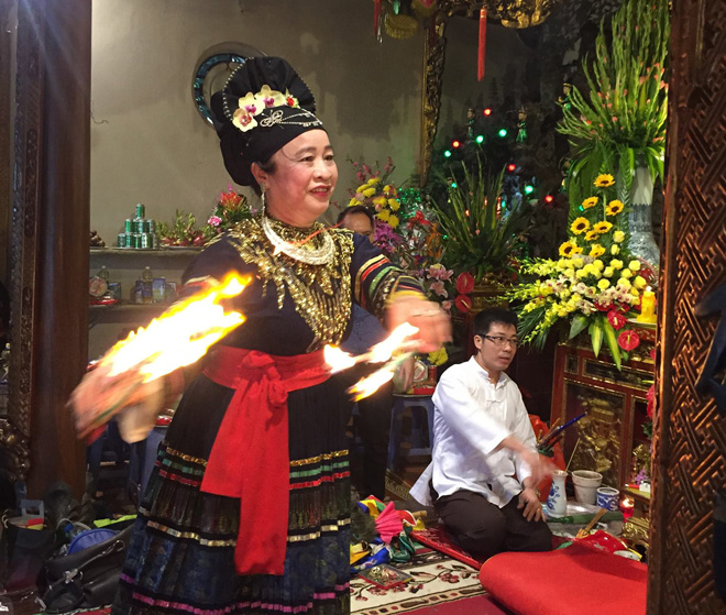 van hoa hau dong va nguy co bien tuong