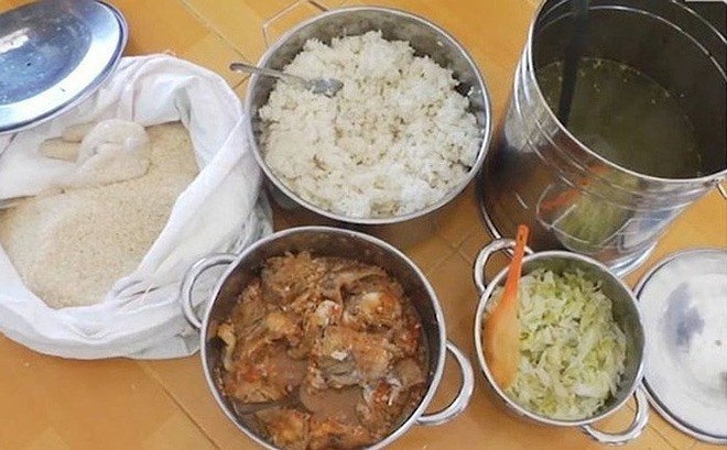 cho toi hoi phu huynh co ai vao duoc khu bep truong mam non chua