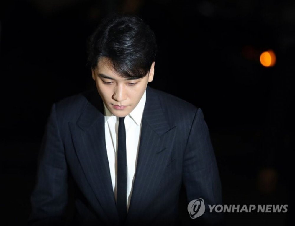 he lo toan bo thanh vien trong nhom chat tinh duc cua seung ri