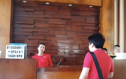 resort aroma len tieng sau khi bi to lua dao de doa khoa pug