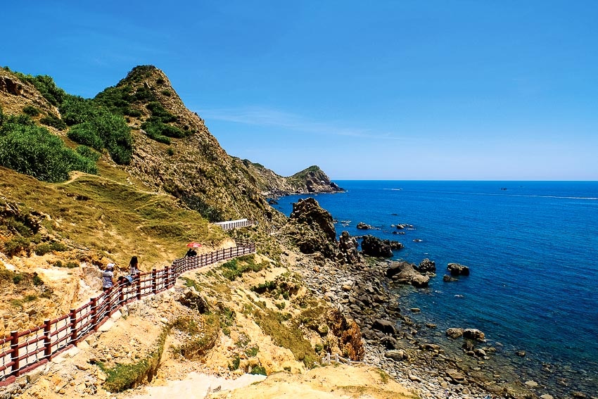 den quy nhon phai ghe cu lao xanh khong thi phi ca chuyen di