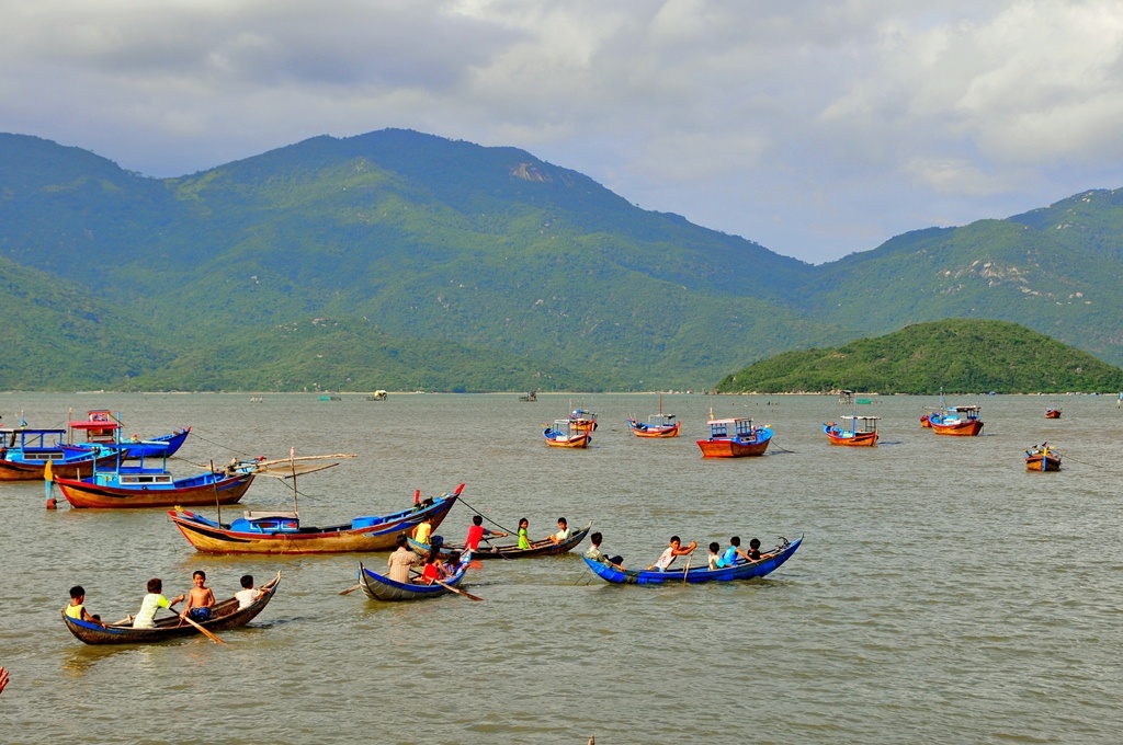 thi xa ninh hoa khanh hoa noi chay tron xo bo de tim ve coi an yen