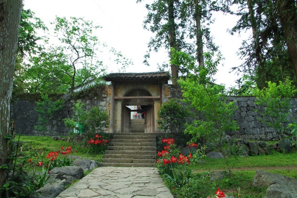 len ha giang nhat dinh phai den nha cua pao