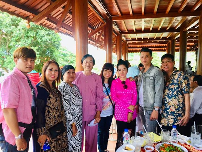 he lo hinh anh ngoi den moi trong nha tho to hon 100 ti cua hoai linh