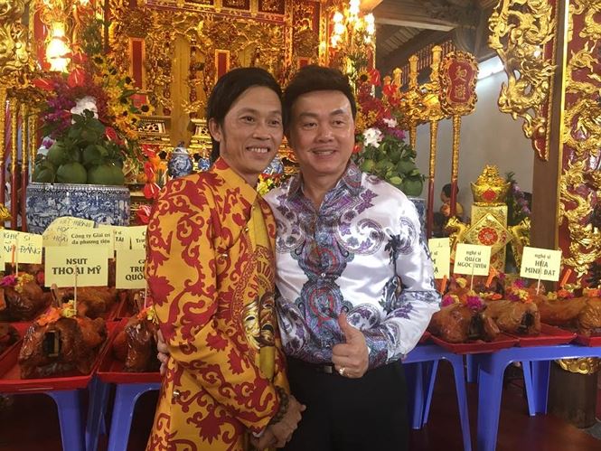 he lo hinh anh ngoi den moi trong nha tho to hon 100 ti cua hoai linh