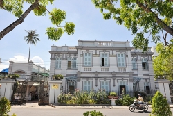 buoi sang o cho phien ma le