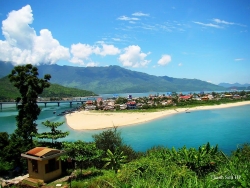 Biển Lăng Cô (Huế): Nơi mang vẻ đẹp như tranh thủy mặc