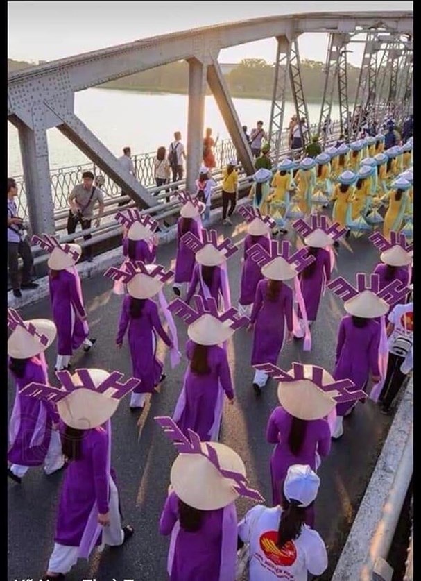 non hue gan chu tren dau mot chieu de gay chu y cho festival nghe truyen thong hue