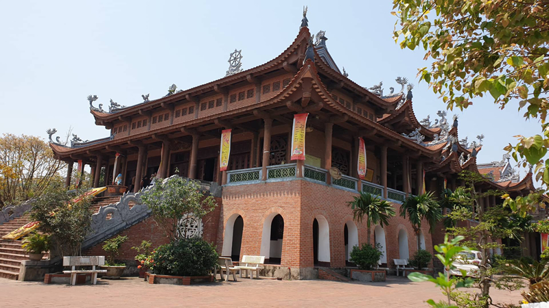 chua bau ngoi chua lon nhat thanh pho phu ly ha nam