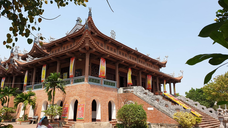chua bau ngoi chua lon nhat thanh pho phu ly ha nam