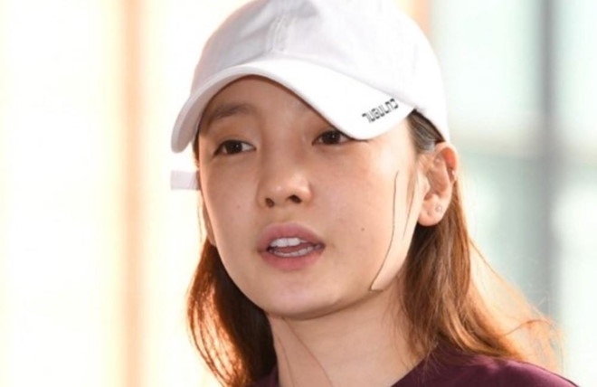 goo hara aposbup be songapos voi doi tu thi phi den muc be tac phai tu tu