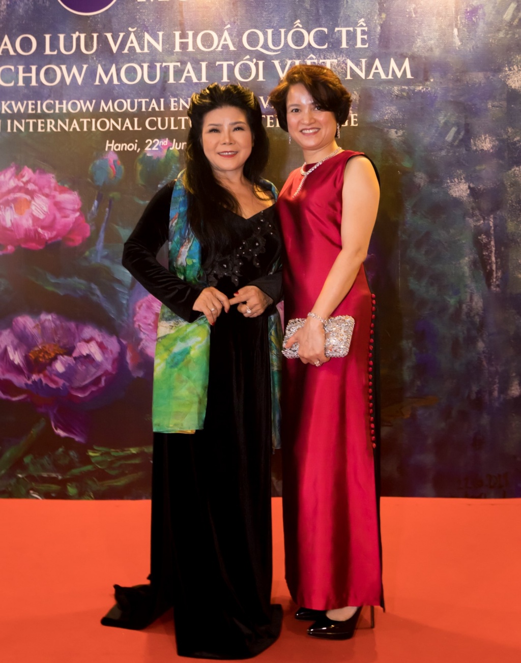 thuong thuc huong vi dong que va moutai qua trien lam tranh cua hoa si van duong thanh