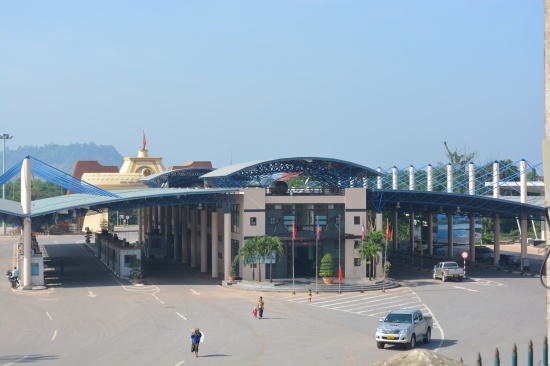 buoc dot pha tu mot cua mot lan dung