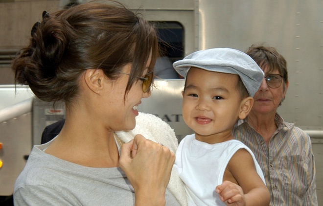 angelina jolie da chon ra nguoi thua ke khoi tai san 2600 ty dong cua minh khi qua doi