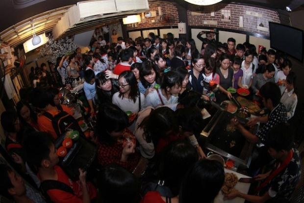 8 thoi xau cua nguoi viet thoi nay khien khach tay ngan ngam