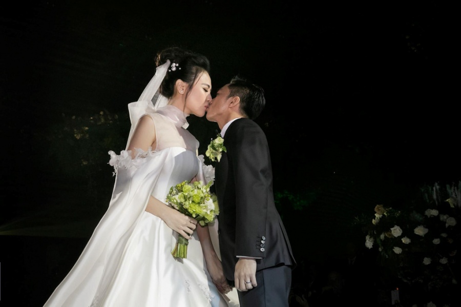 nhung hinh anh dac biet nhat ve dam cuoi cuong dola dam thu trang
