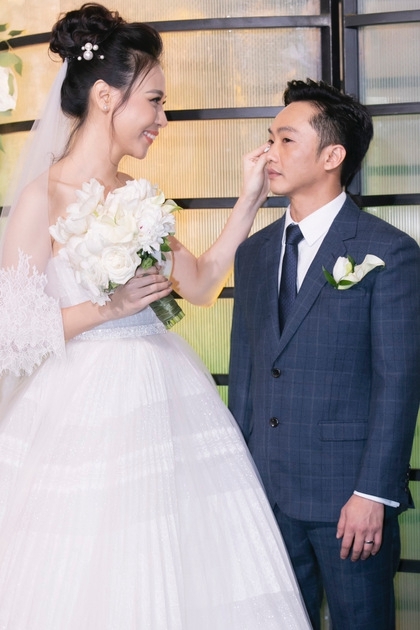 nhung hinh anh dac biet nhat ve dam cuoi cuong dola dam thu trang