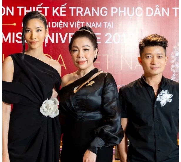 sieu mau ha anh che trang phuc dan toc cua hoang thuy thi miss universe vi ly do nay