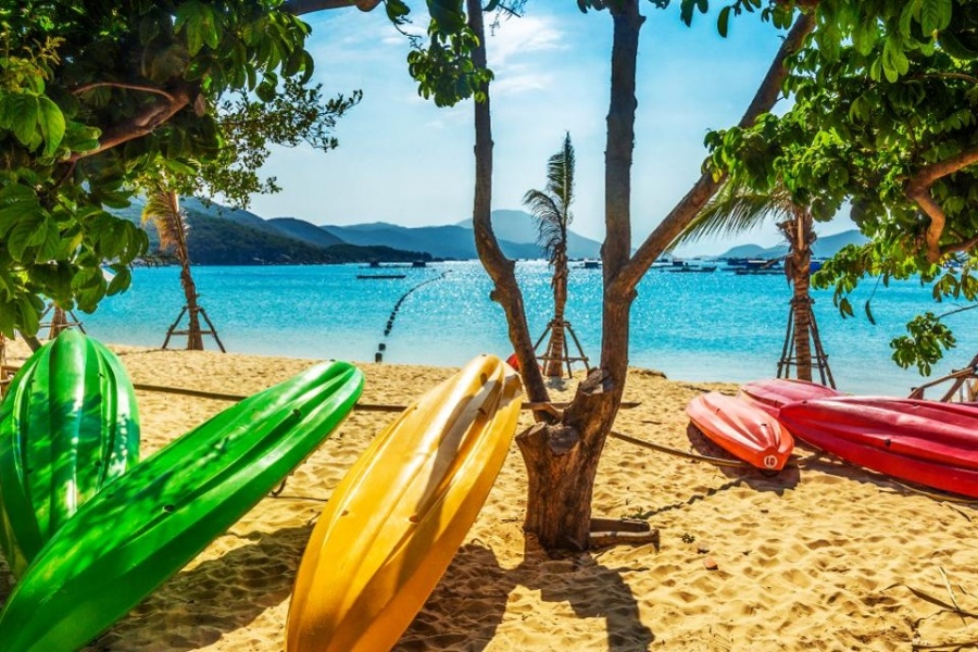 doc let nha trang duoc binh chon la 2 trong 10 bai bien dep nhat viet nam