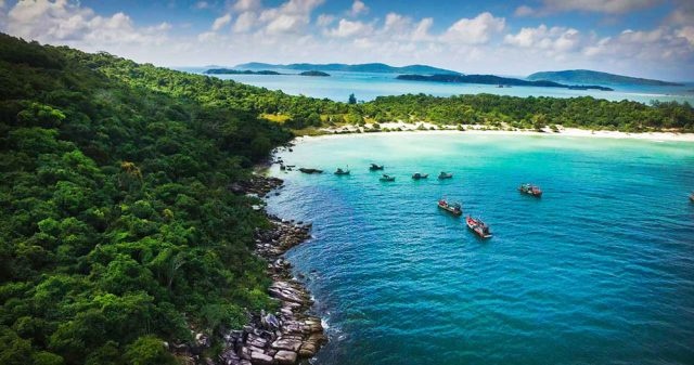 doc let nha trang duoc binh chon la 2 trong 10 bai bien dep nhat viet nam