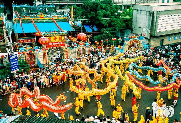 hoi nghinh ong la gi vi sao hoi nay duoc coi la le hoi nuoc lon nhat cua ngu dan
