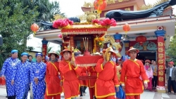 hoi nghinh ong la gi vi sao hoi nay duoc coi la le hoi nuoc lon nhat cua ngu dan