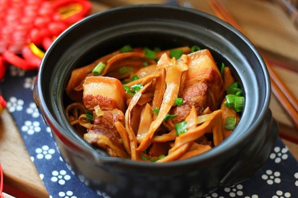 mon thit lon kho mang kho an mot mieng nghien ca doi