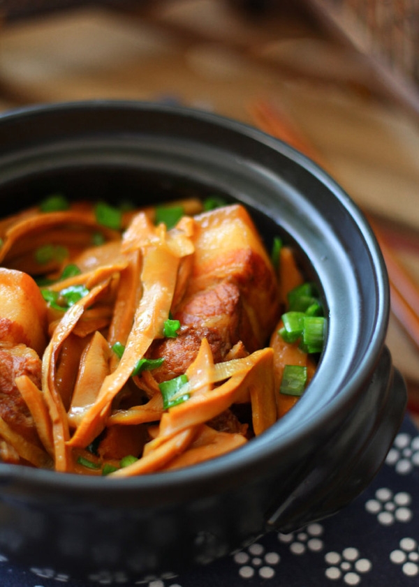 mon thit lon kho mang kho an mot mieng nghien ca doi